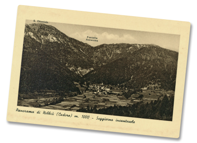 Cartolina in bianco e nero del 1920 raffigurante il panorama di Nebbiù di Cadore